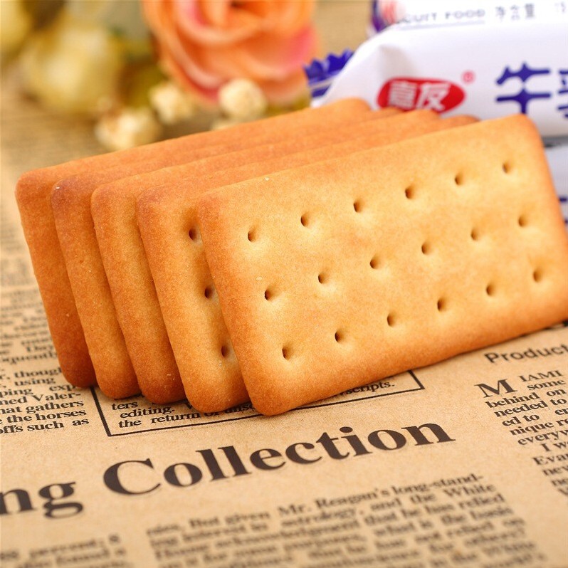 尊龙凯时特浓牛乳起士饼干120g